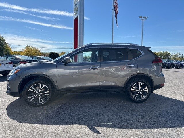 2019 Nissan Rogue SV photo 4
