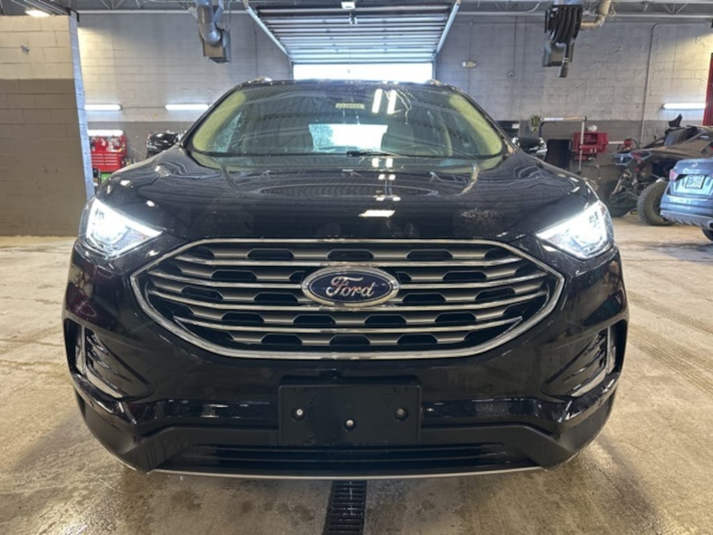 Used 2023 Ford Edge Titanium SUV