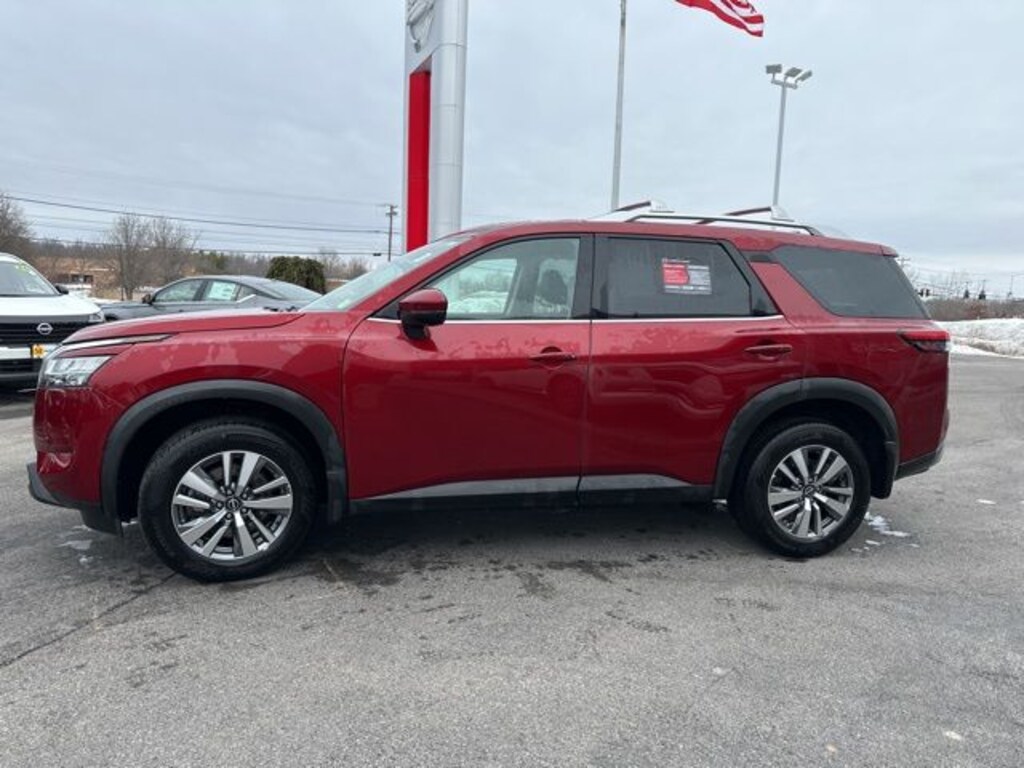 Certified 2024 Nissan Pathfinder SL SUV
