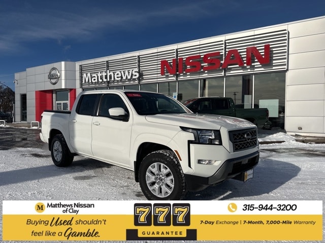 2022 Nissan Frontier SV's photo