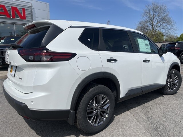 2025 Nissan Rogue S photo 3