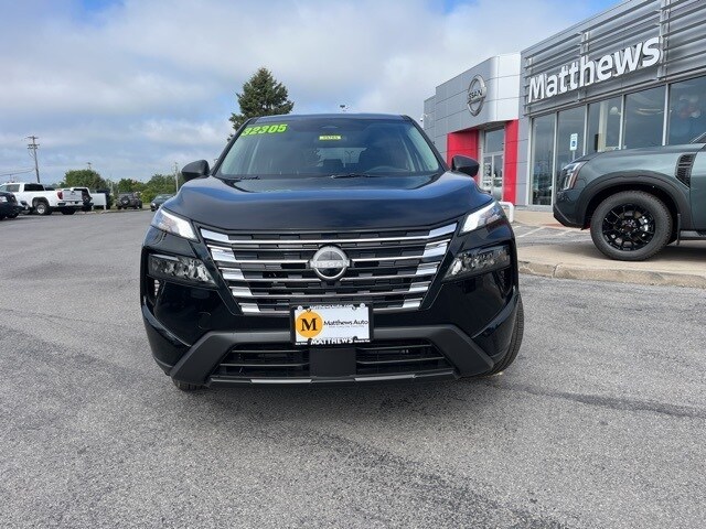 2026 Nissan Rogue S photo 2