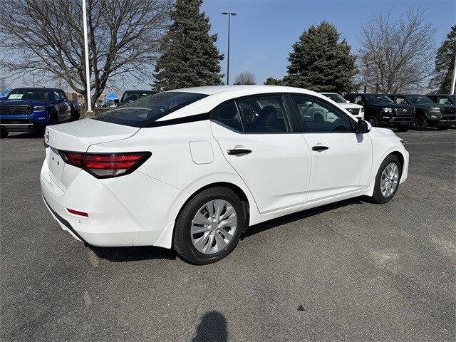 2025 Nissan Sentra S photo 3