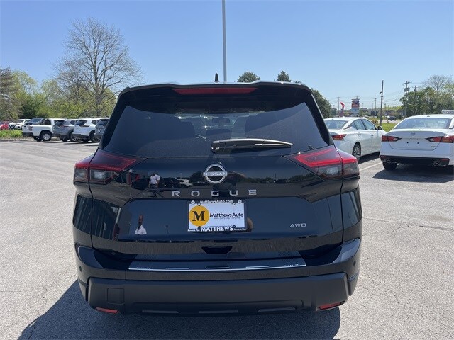 2026 Nissan Rogue SV photo 3