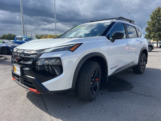 2026 Nissan Rogue SV photo 3