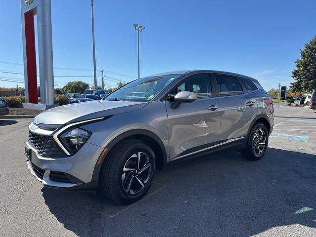 2023 Kia Sportage Hybrid LX photo 2