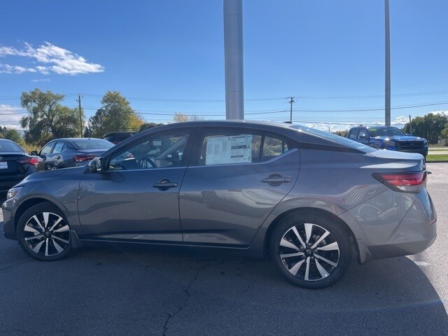 2025 Nissan Sentra SV photo 4