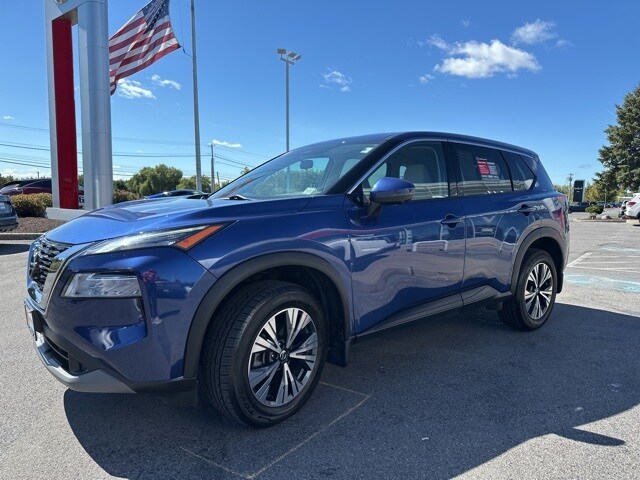 2021 Nissan Rogue SV photo 3
