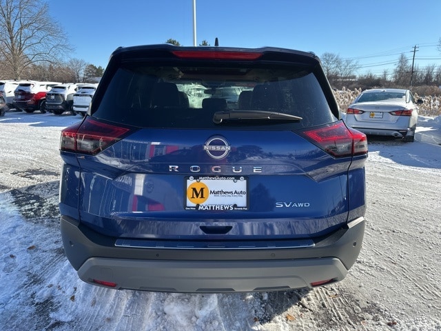 2022 Nissan Rogue SV photo 4