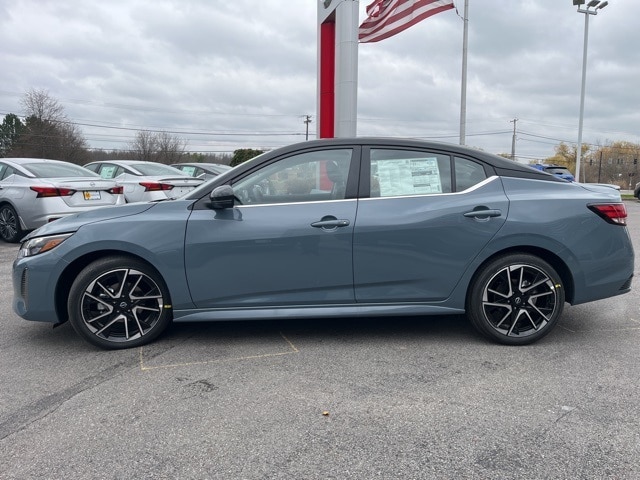 2025 Nissan Sentra SR photo 4