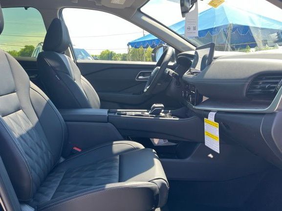 2026 Nissan Rogue Platinum - Photo 16