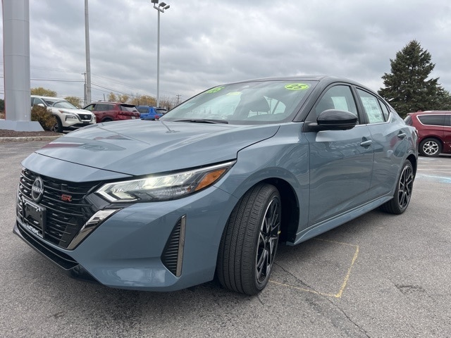 2025 Nissan Sentra SR photo 3