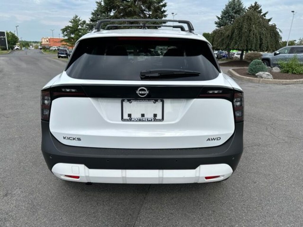 Used 2026 Nissan Kicks SV SUV