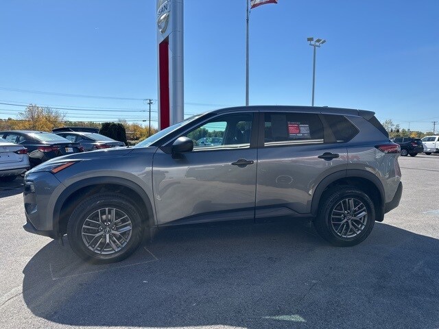 2023 Nissan Rogue S photo 2