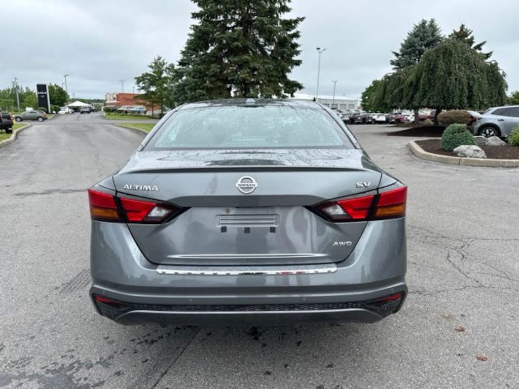Used 2022 Nissan Altima 2.5 SV Sedan
