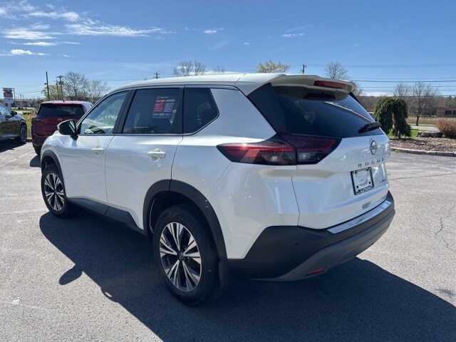 2022 Nissan Rogue SV photo 4