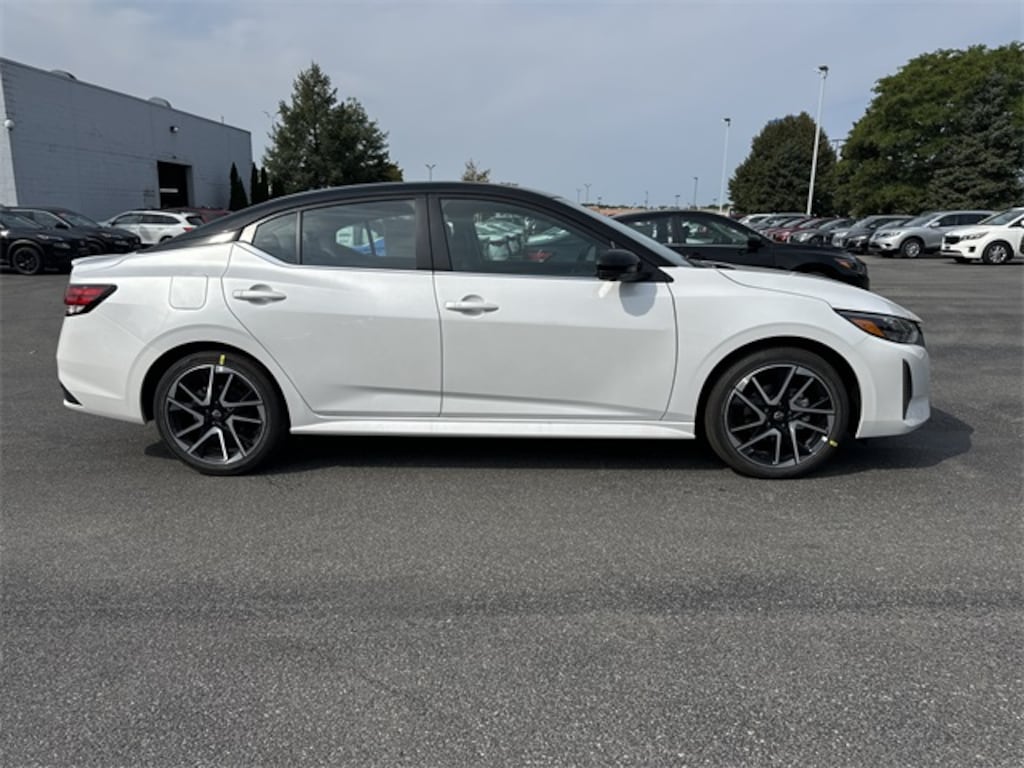 New 2025 Nissan Sentra SR Sedan