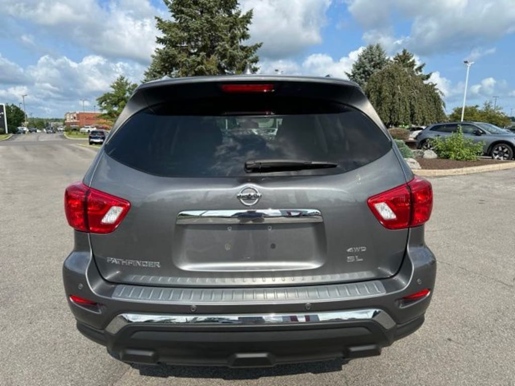 Used 2020 Nissan Pathfinder SL SUV