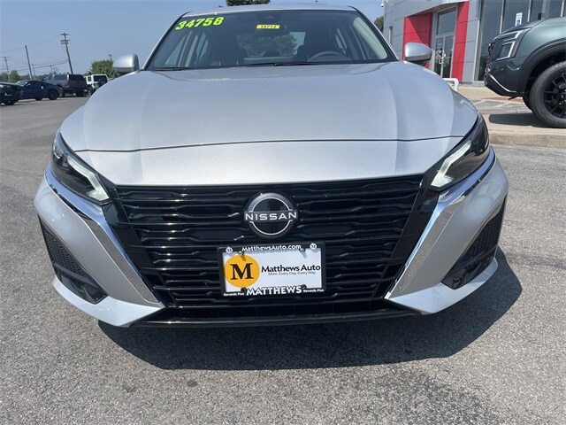 2025 Nissan Altima SL photo 2