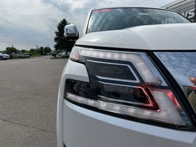 2024 Nissan Armada Platinum photo 2