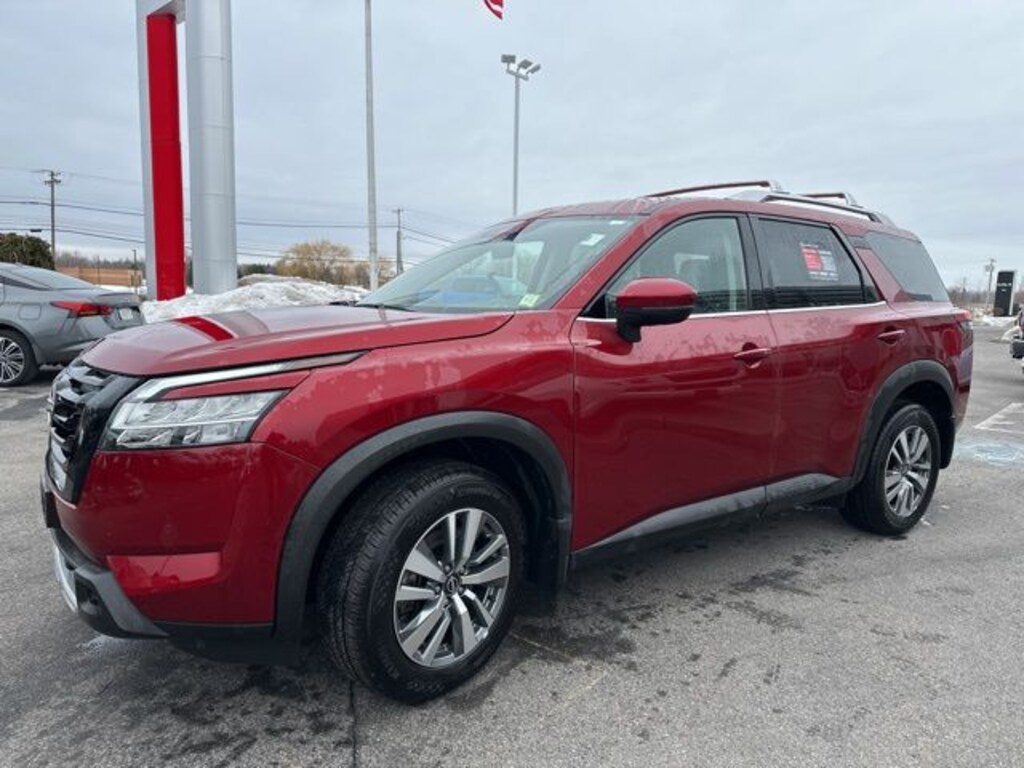 Certified 2024 Nissan Pathfinder SL SUV