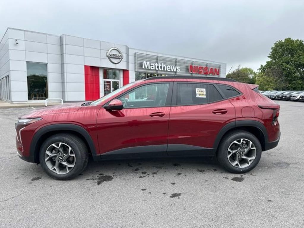 Used 2024 Chevrolet Trax LT SUV