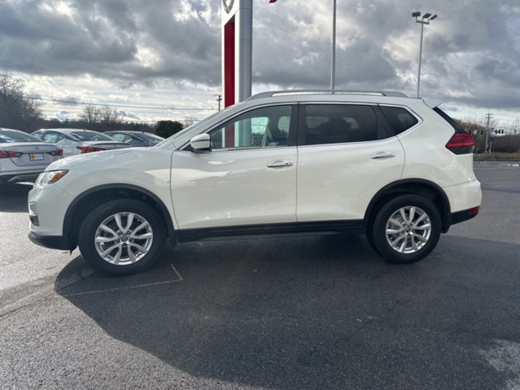 Used 2017 Nissan Rogue SV SUV