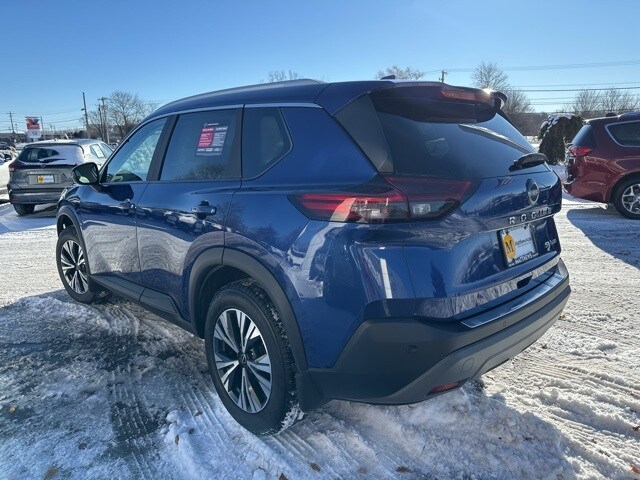 2022 Nissan Rogue SV photo 3
