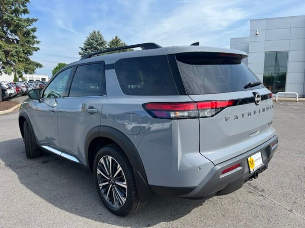 New 2026 Nissan Pathfinder Platinum SUV