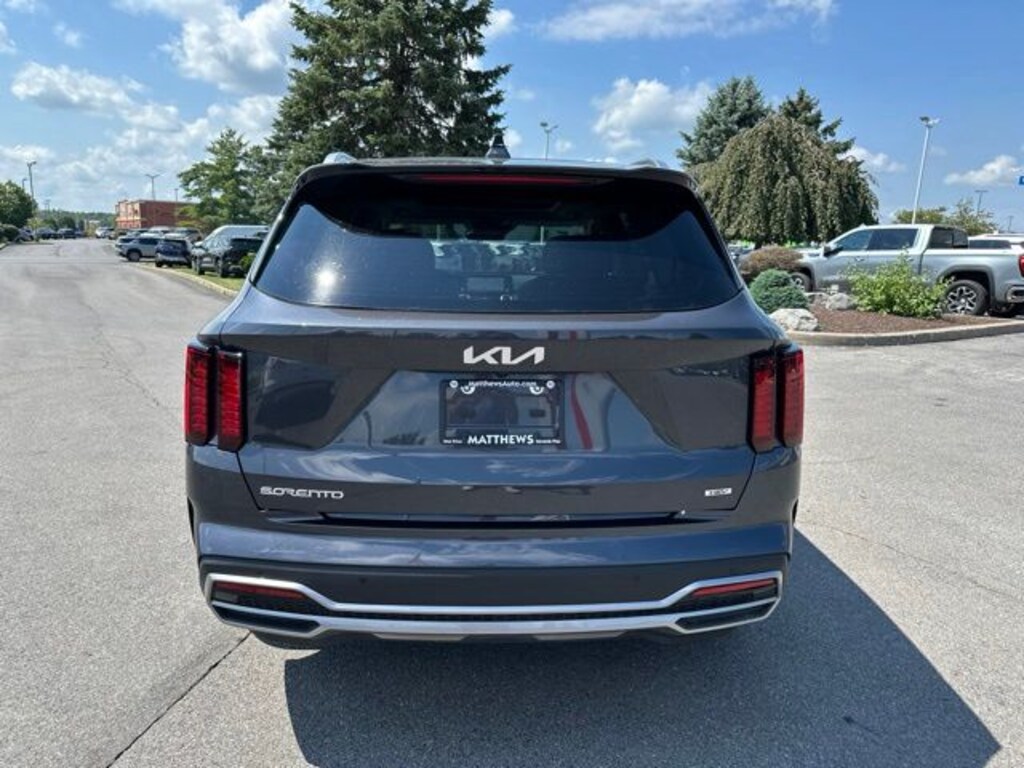Used 2024 Kia Sorento Hybrid EX SUV
