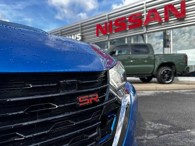 2025 Nissan Sentra SR photo 3