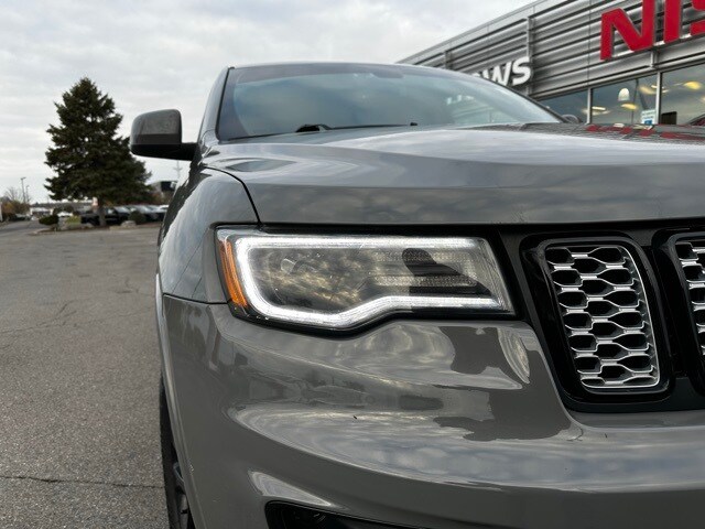2020 Jeep Grand Cherokee Altitude photo 2