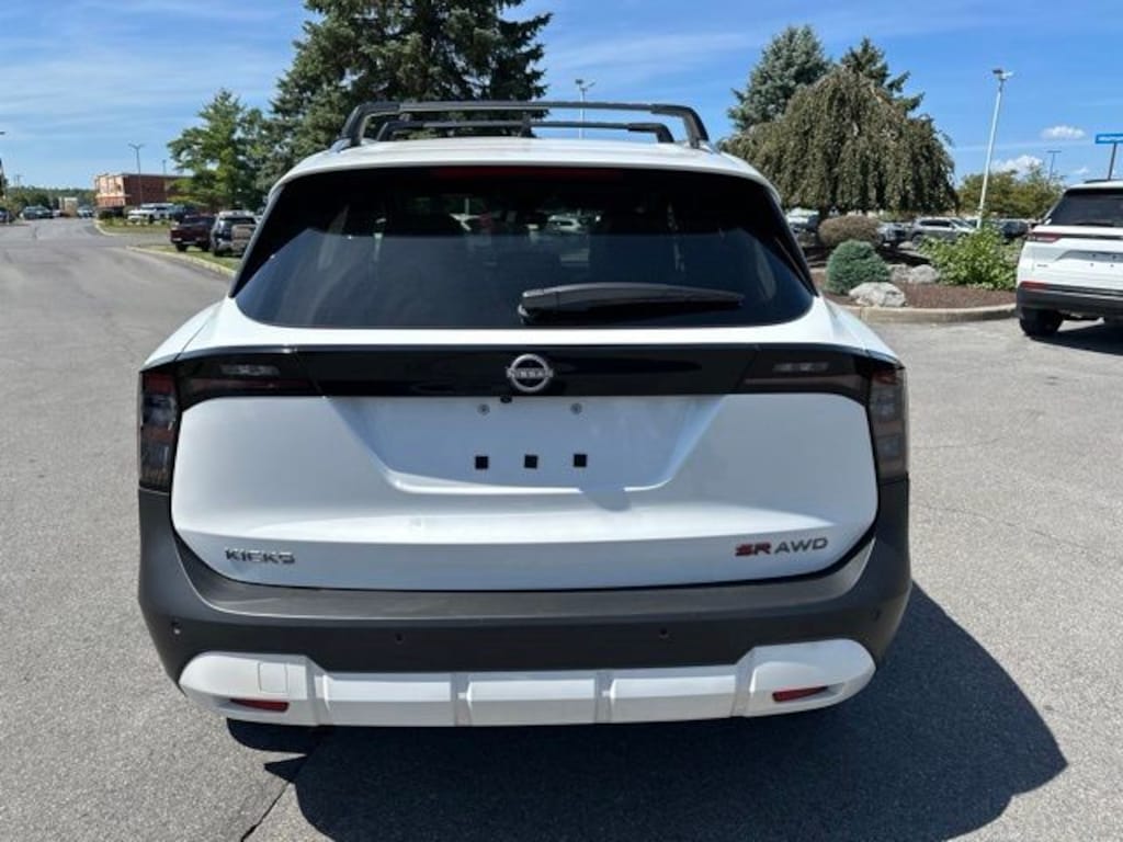 Used 2026 Nissan Kicks SR SUV