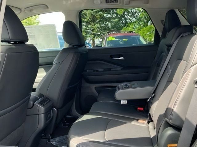 2026 Nissan Pathfinder SL - Photo 10