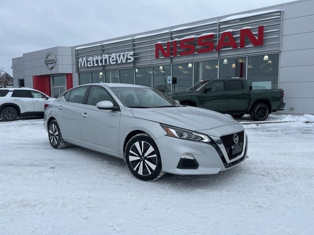 2022 Nissan Altima SV
