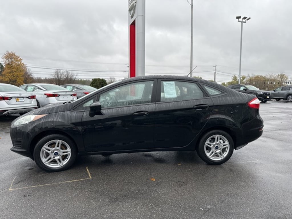 Used 2018 Ford Fiesta SE Sedan