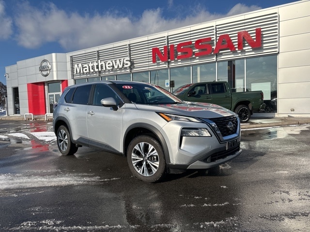 2023 Nissan Rogue SV's photo