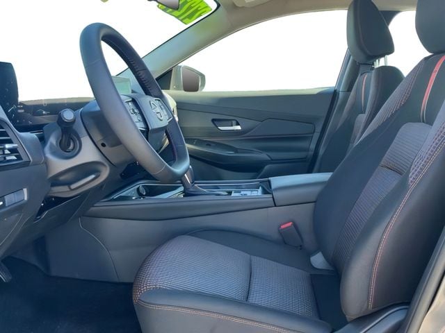 2026 Nissan Sentra SR - Photo 8