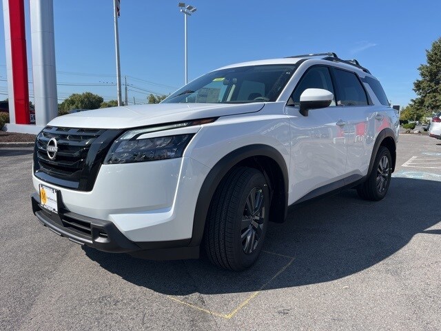 2025 Nissan Pathfinder SV photo 2