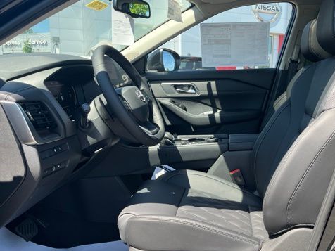 2026 Nissan Rogue Platinum - Photo 8