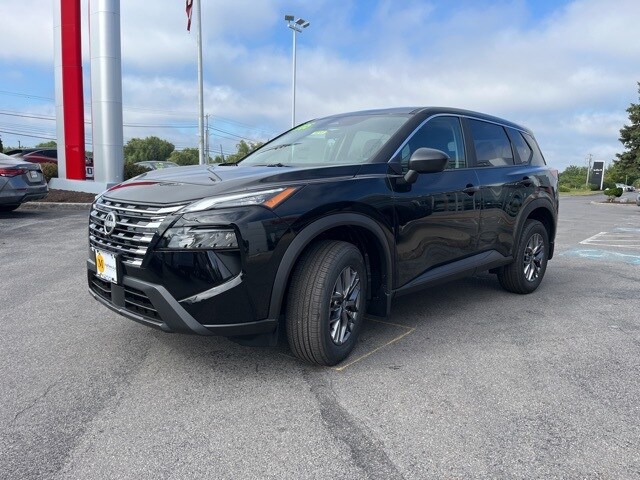 2026 Nissan Rogue S photo 3