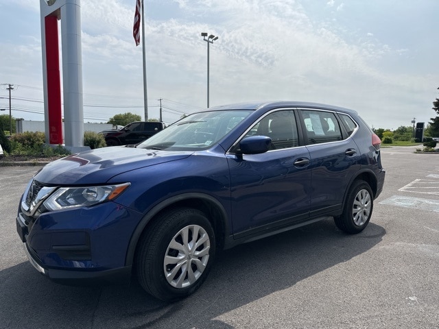 Used 2019 Nissan Rogue S with VIN JN8AT2MVXKW376688 for sale in Liverpool, NY
