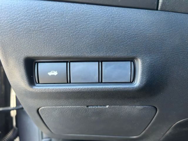 2026 Nissan Sentra SR - Photo 16