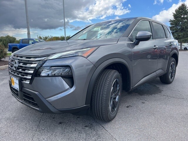 2026 Nissan Rogue SV photo 2