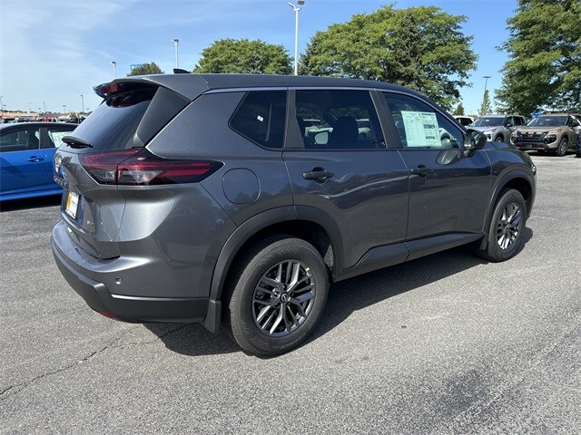 2026 Nissan Rogue S photo 3