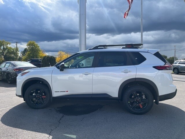 2026 Nissan Rogue SV photo 4