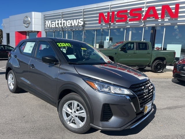 2025 Nissan KICKS PLAY Base's photo