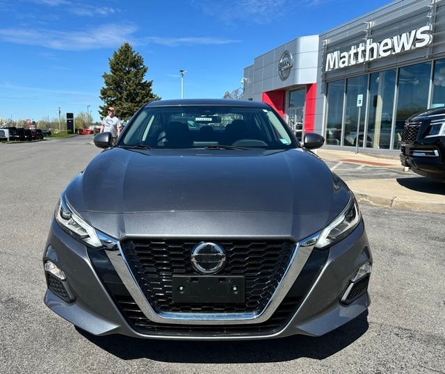 Used 2022 Nissan Altima SV with VIN 1N4BL4DW7NN347542 for sale in Liverpool, NY
