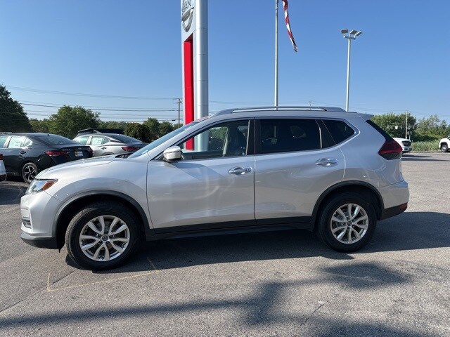 2020 Nissan Rogue SV photo 3