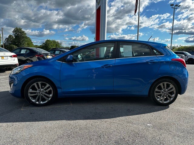 2017 Hyundai Elantra GT Base photo 4
